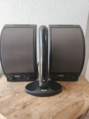RCA WSP150 Wireless Black Speakers with 900 MHz Transmitter Works For Parts Only